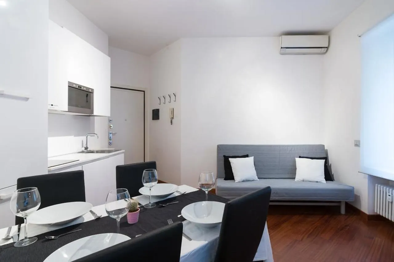 Milan Central Station Apartments 0*,